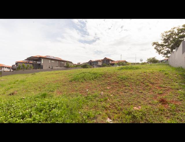 1,075M² VACANT LAND FOR SALE IN IZINGA
